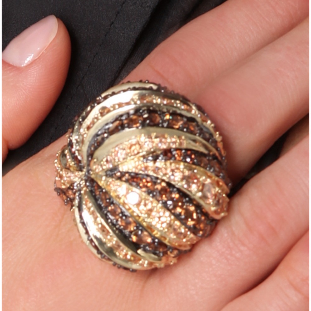 NOIR Knot Ring